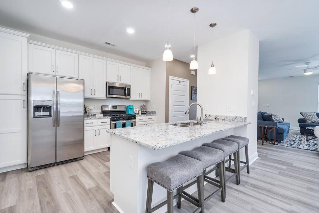 Luxurious Alberta Beach House W/ Historical Detail Hampton Εξωτερικό φωτογραφία