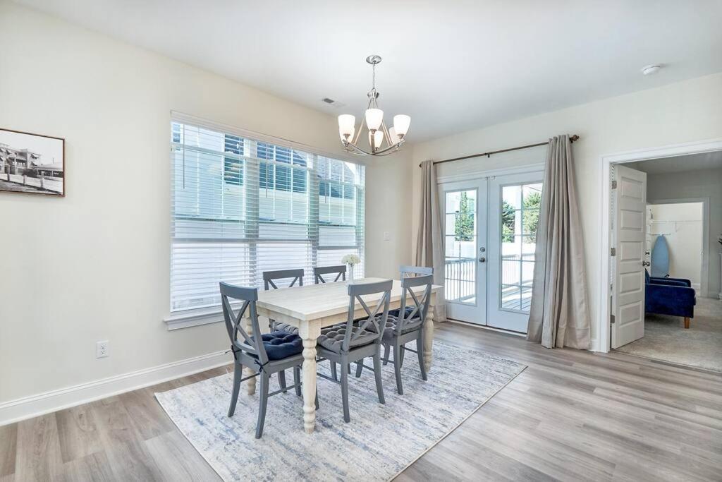 Luxurious Alberta Beach House W/ Historical Detail Hampton Εξωτερικό φωτογραφία