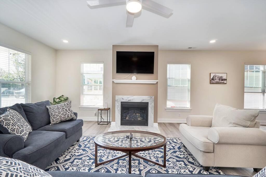 Luxurious Alberta Beach House W/ Historical Detail Hampton Εξωτερικό φωτογραφία