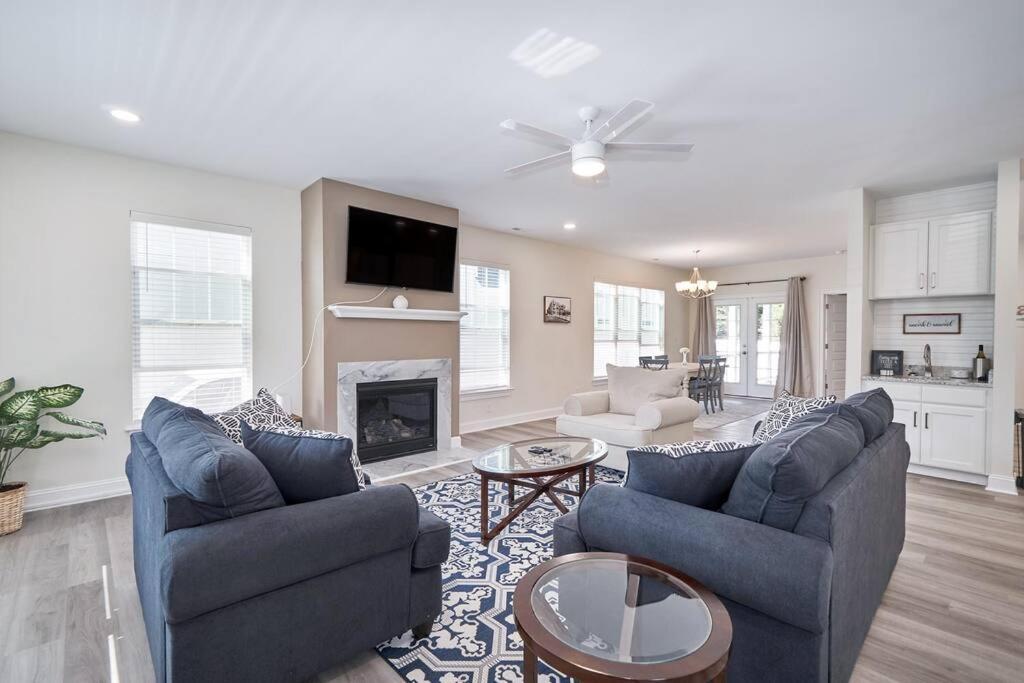 Luxurious Alberta Beach House W/ Historical Detail Hampton Εξωτερικό φωτογραφία